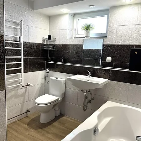Monteurwohnung, 2 Parkplaetze, Flexible Anreise,internet, Lage Apartamento Appenweier